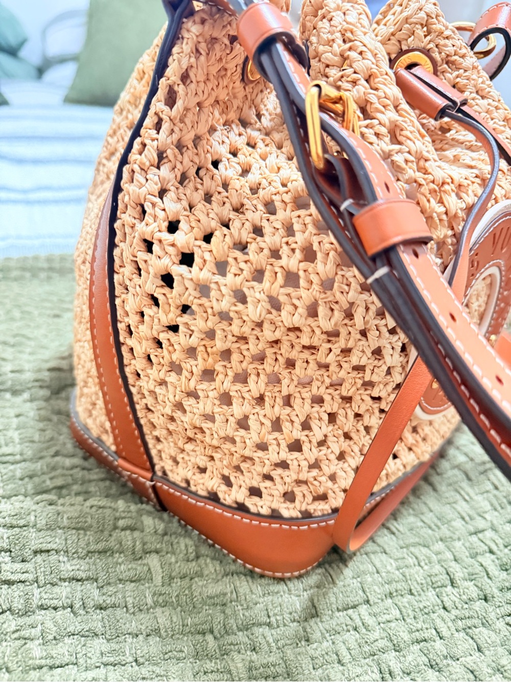 Louis Vuitton Beige Crochet Drawstring Bucket Bag with Tan Leather - Picture 4 of 12